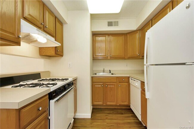 Building Photo - 70 Lime Kiln Rd