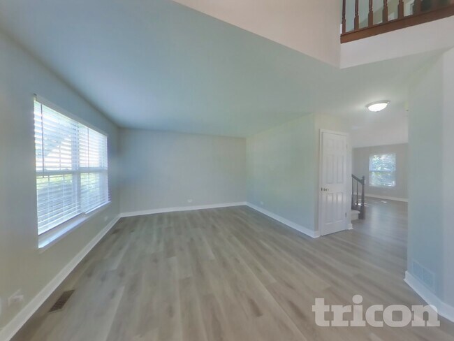 Building Photo - 220 Winding Canyon Way