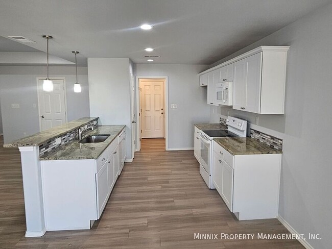 Building Photo - 1637 Wrigley Dr