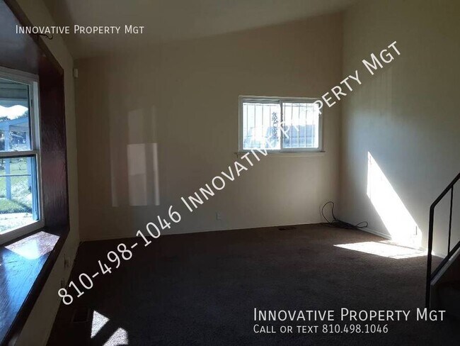 Foto del edificio - FREE RENT FOR THE FIRST MONTH!!!!