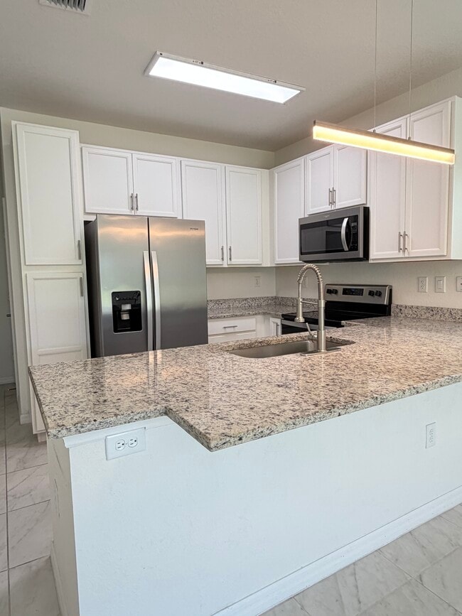 Building Photo - 6280 SW 47th Ct