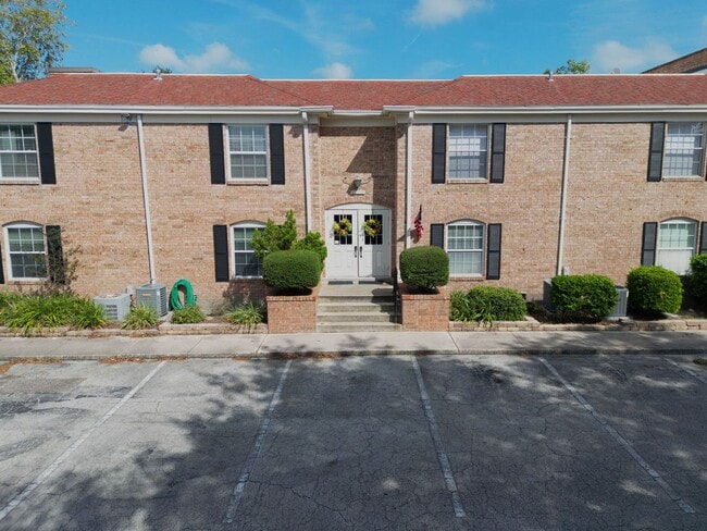 Spacious 3Bed/2Bath Condo in Colonial Point! - Spacious 3Bed/2Bath Condo in Colonial Point!