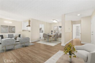 Building Photo - 5651 N Sumner Way