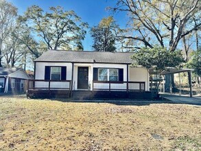 Building Photo - 1946 Hazelwood Dr SE