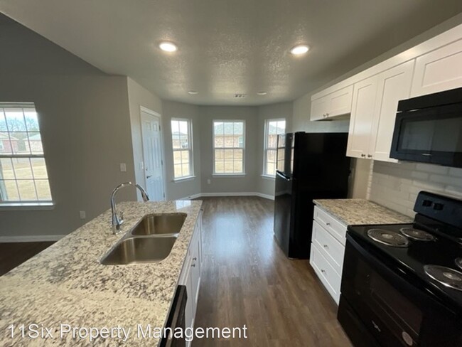 Building Photo - 4 br, 2 bath House - 1014 Panther Lookout