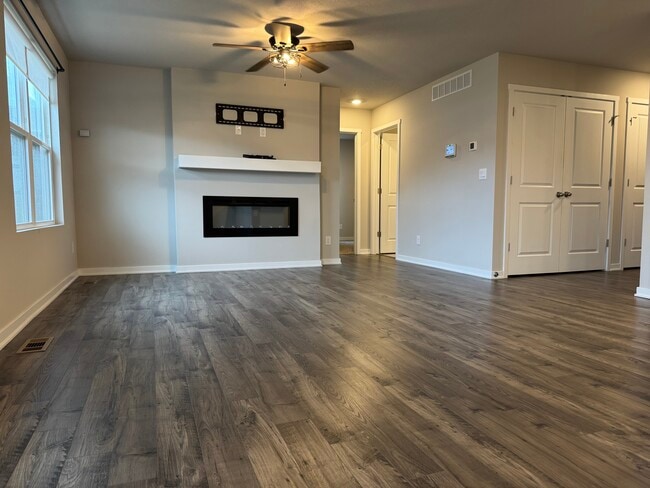 Foto del edificio - 2200 Barry Dr