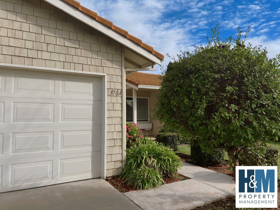 Primary Photo - Stunning SJ Home w Expansive Backyard