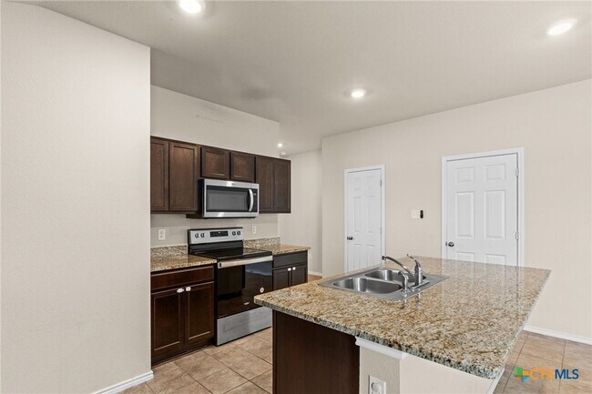Foto del edificio - 9506 Kensley Rose Dr