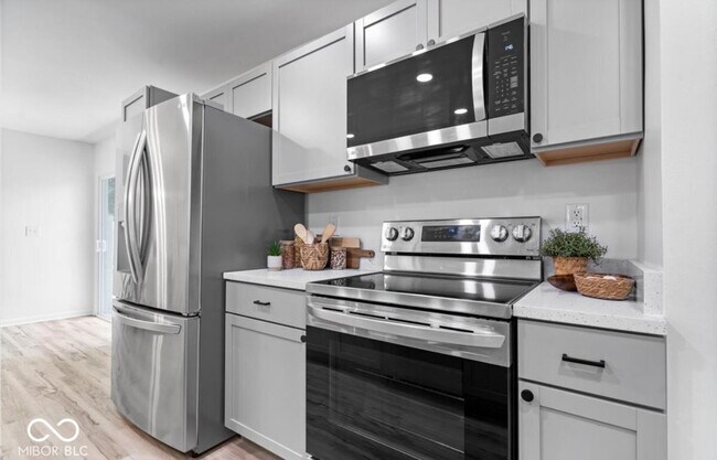 Foto del edificio - 6326 Forest View Dr