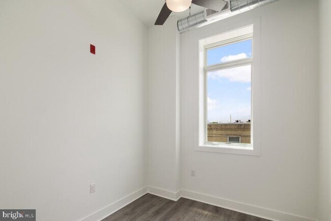 Building Photo - 1705 Jackson St