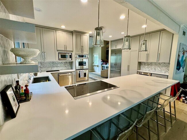 Foto del edificio - 806 Rock Creek Dr
