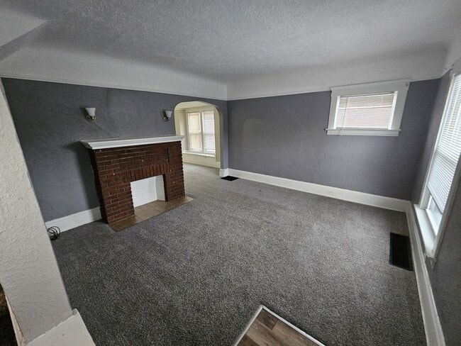 Building Photo - 17005 Grovewood Ave