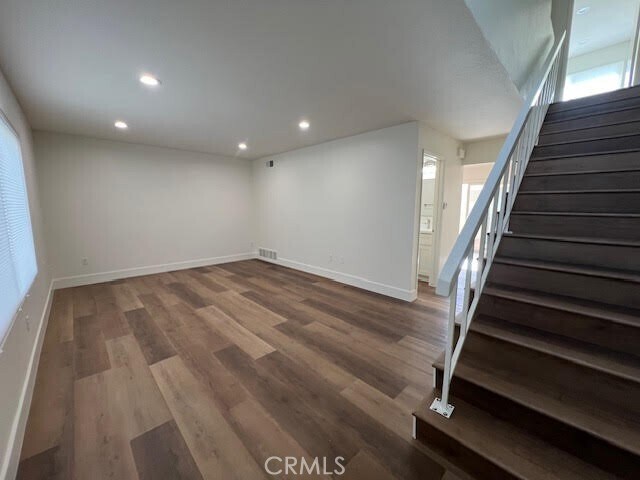 Foto del edificio - 520 Breezewood Ct