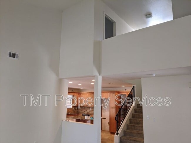 Building Photo - 2537 Brunswick Dr