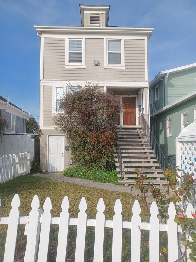 Building Photo - 944 Virginia St