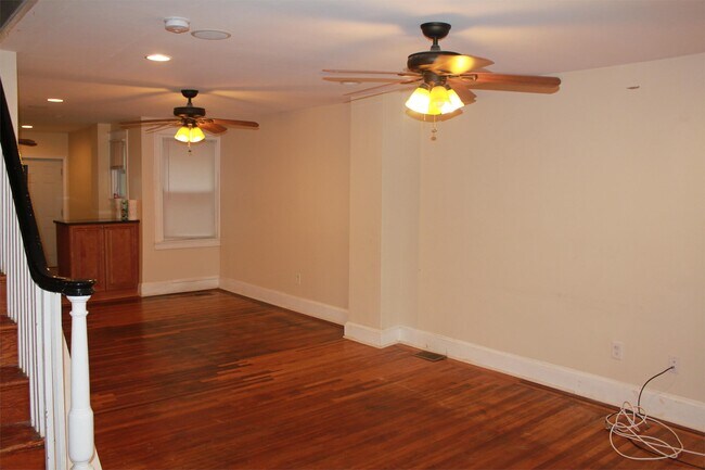 Building Photo - 5857 Woodcrest Ave