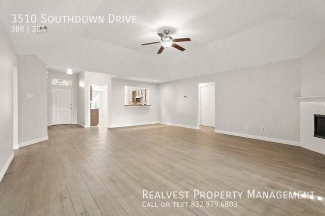 Building Photo - 3510 Southdown Dr