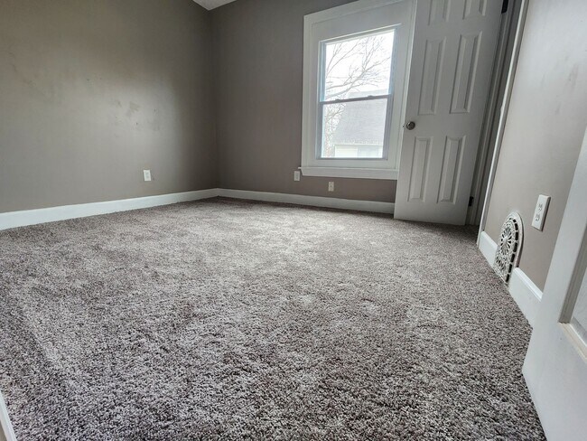 Foto del edificio - 4 Bedroom Single Family Home!