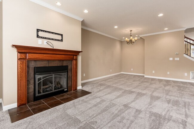 Building Photo - 1107 Bluffway Dr