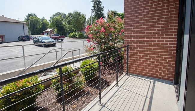 Photo - 242 E Water St Apartment