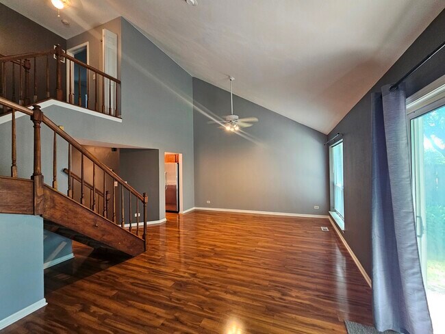 Building Photo - 1605 W Portsmith Ln