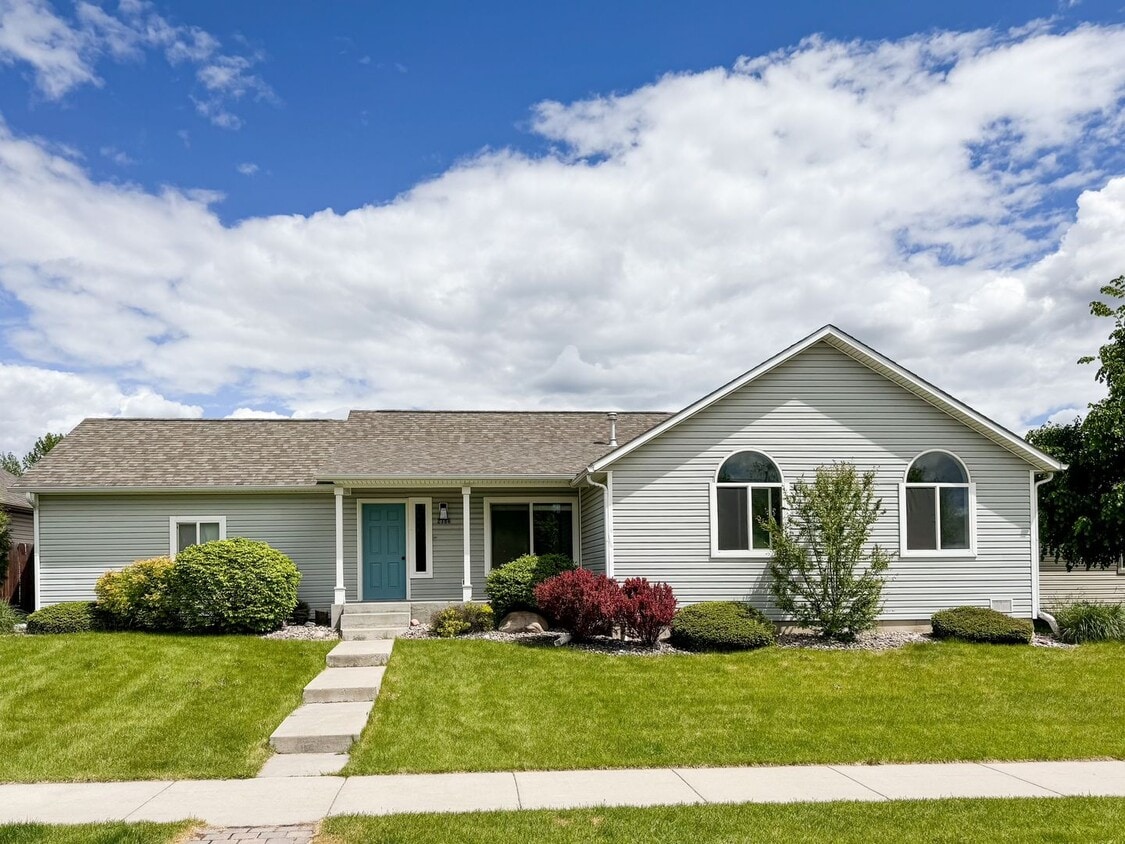 Primary Photo - 3 Bed - 2 Bath - Fenced Yard