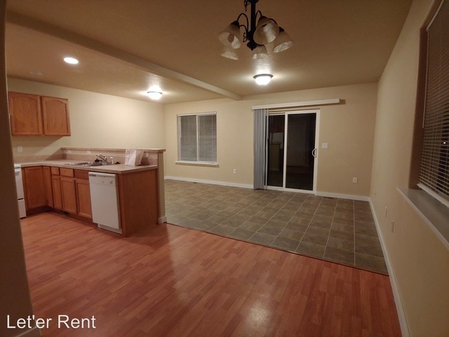 Building Photo - 3 br, 2 bath House - 1295 SW 12th St