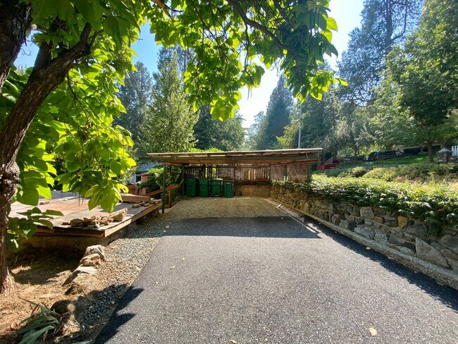 Foto del edificio - 414 S Pine St