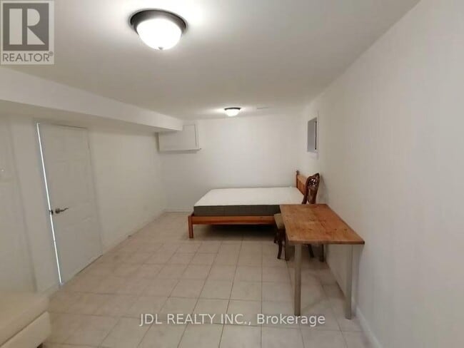 Building Photo - 10 Apache Trail
