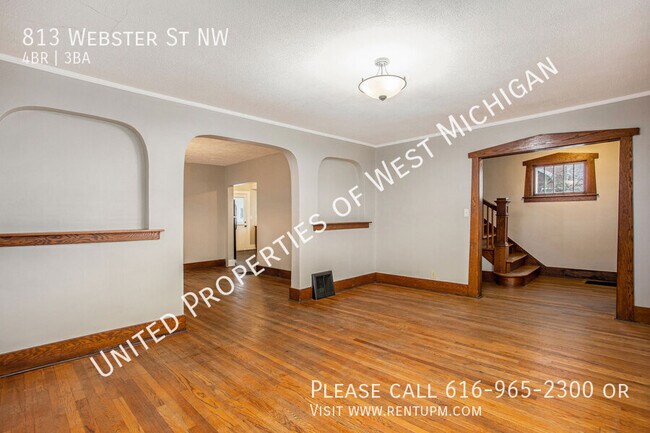 Building Photo - Available Now | 4 Bedroom 2.5 Bath Single ...