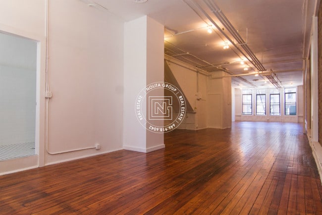 Building Photo - 221 Bowery