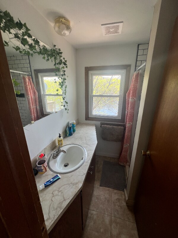 Building Photo - 605 Menomonie St