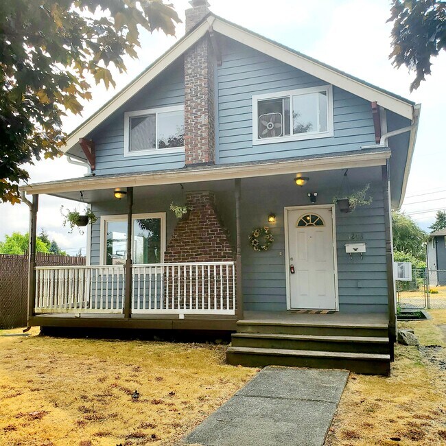Building Photo - 3208 S 15th St