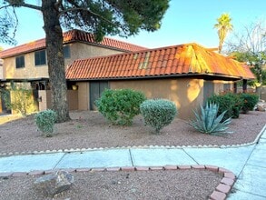 Building Photo - 221 Brookside Ln