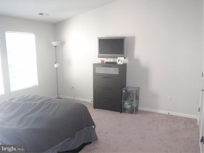 Foto del edificio - 2408 Ellsworth Way