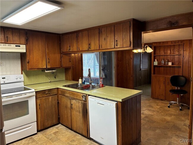 Foto del edificio - 7470 Perry Rd