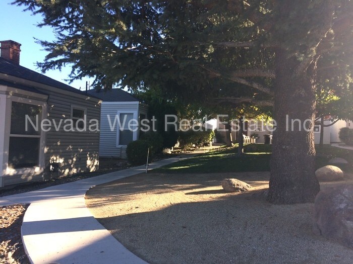 Primary Photo - 644 Moran St