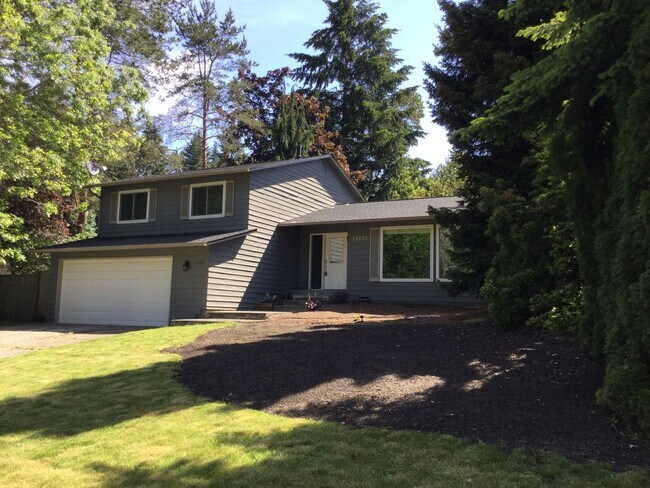 Foto del edificio - Very Cute and Spacious 3 BD & 2.5 Bath Home located in Kirkland-Finn Hill!