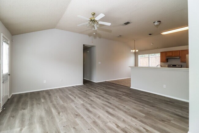 Foto del edificio - 10662 Flamewood Dr