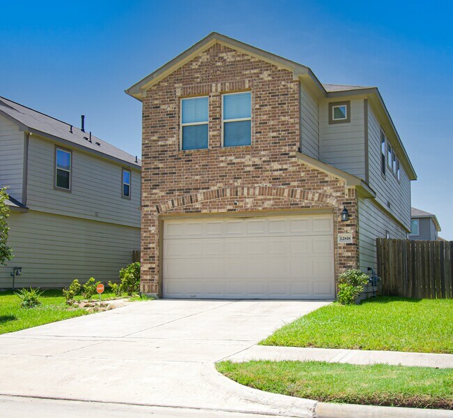 Building Photo - 12818 Sirkis St