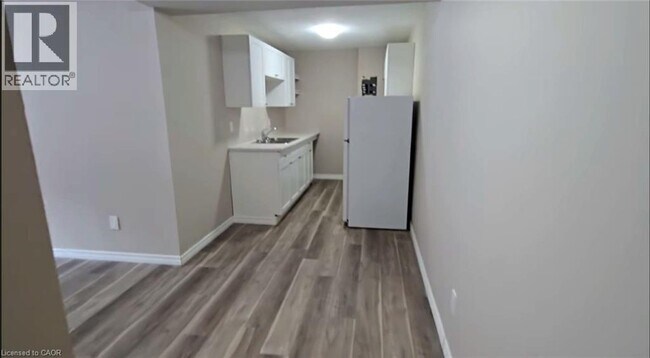 Photo du bâtiment - 601 Barber Ave N