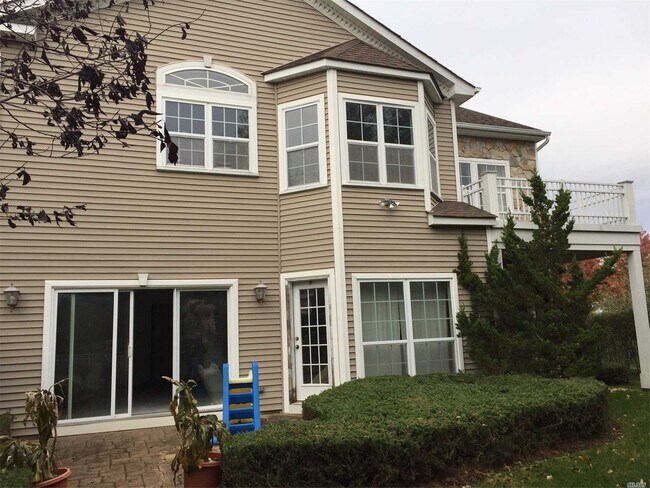 Building Photo - 170 Hamlet Dr
