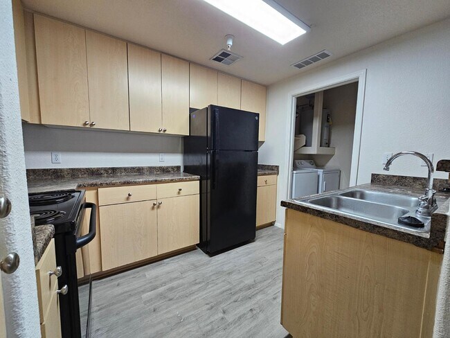 Building Photo - 18416 N Cave Creek Rd