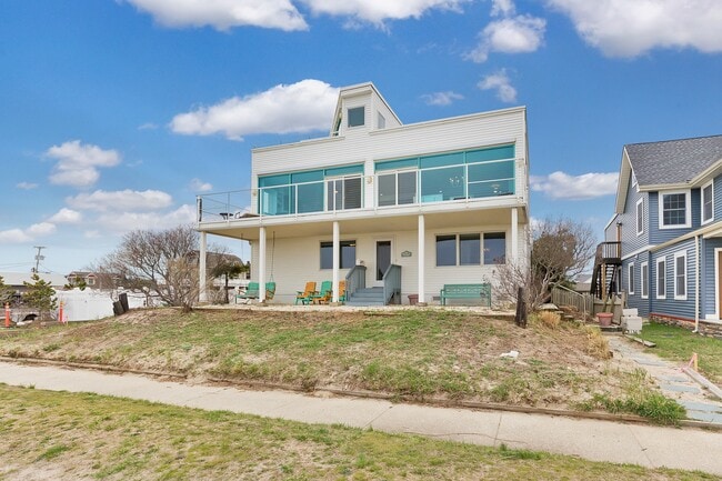 Building Photo - 709 Ocean Ave