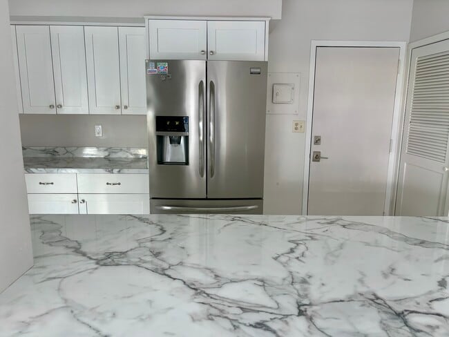 Foto del edificio - 2401 Bayshore Blvd