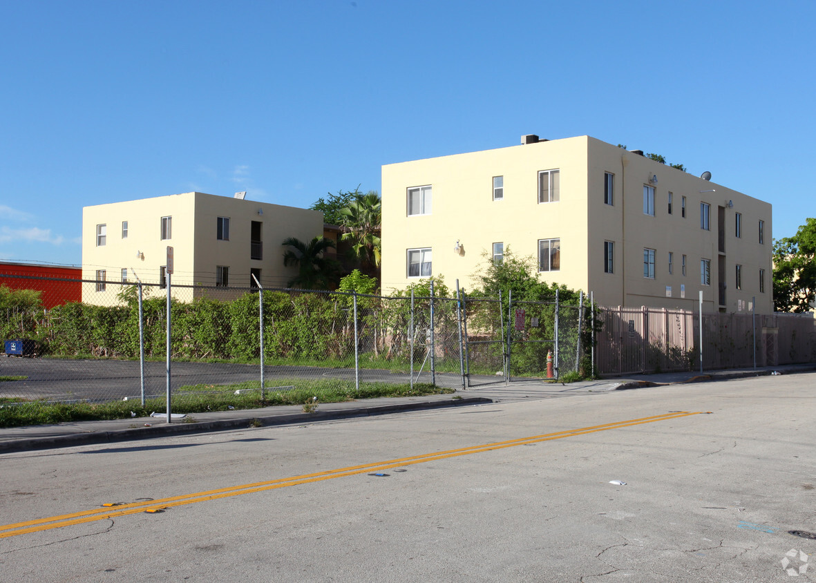 Building Photo - New Arena Square