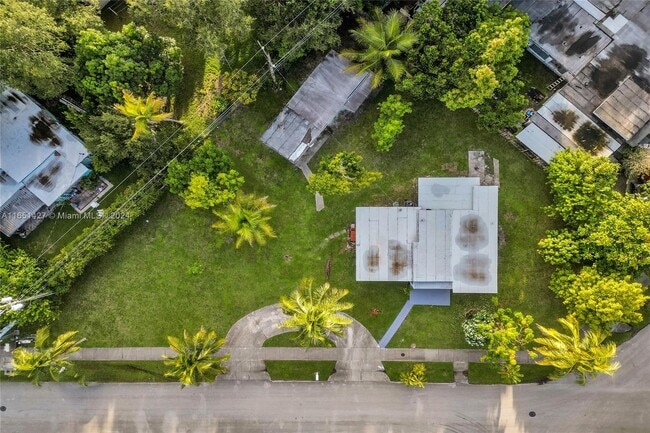 Building Photo - 3800 SW 58th Terrace