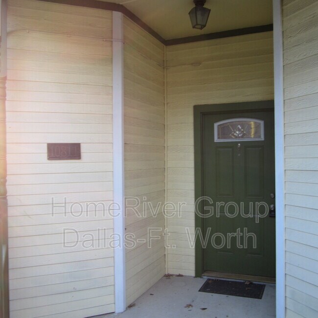 Building Photo - 10811 Gable Dr