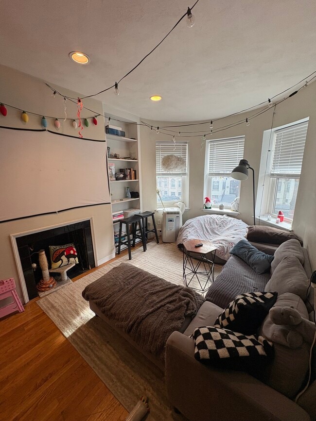 Foto del edificio - 73 Westland Ave