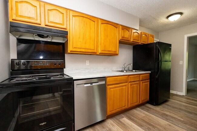 Building Photo - 305 Sunrise Ln
